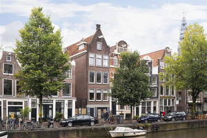 Oudezijds Voorburgwal 102 I AMSTERDAM Oudezijds Voorburgwal 102 I AMSTERDAM